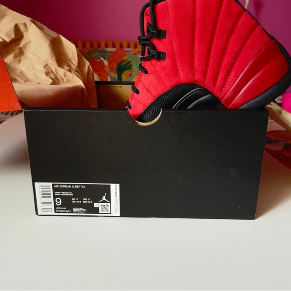 Air Jordan 12 Retro "Reverse Flu Game" sneakers - Picture 4 of 5